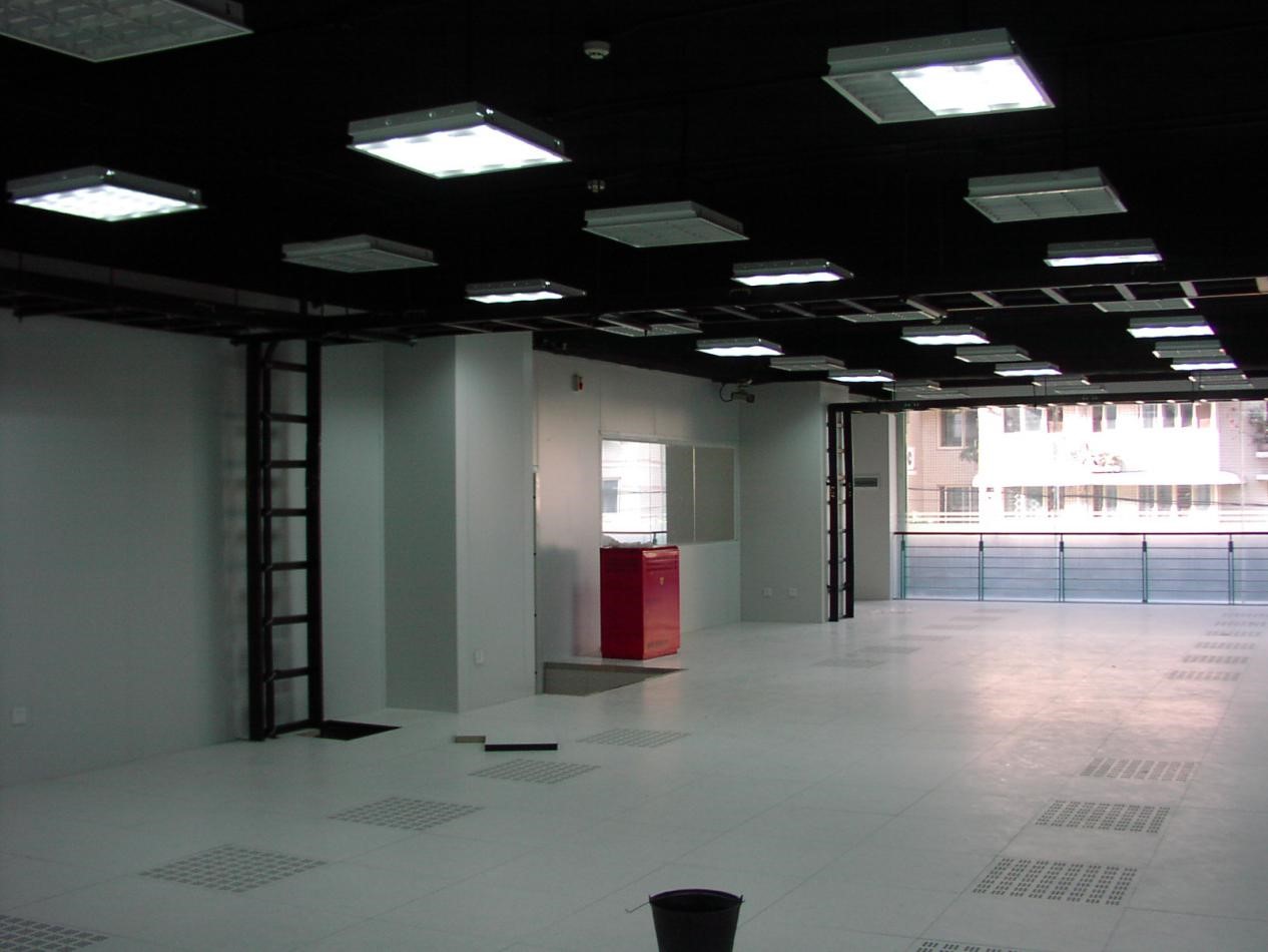 機房午夜免费福利小视频